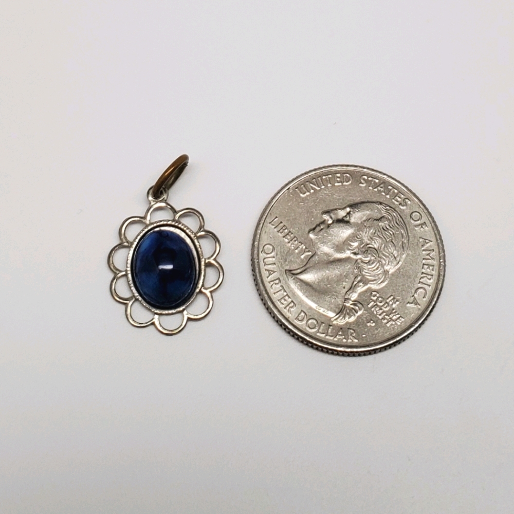 Floral pendant